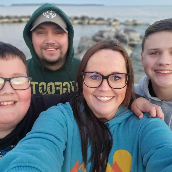 Meet your Posher, Heather - Picture 3 of 4